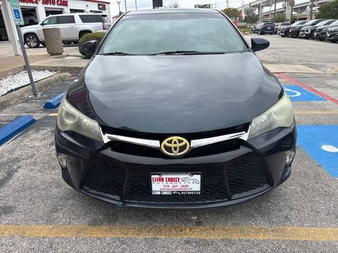 Used 2016 Toyota Camry SE FWD image 2