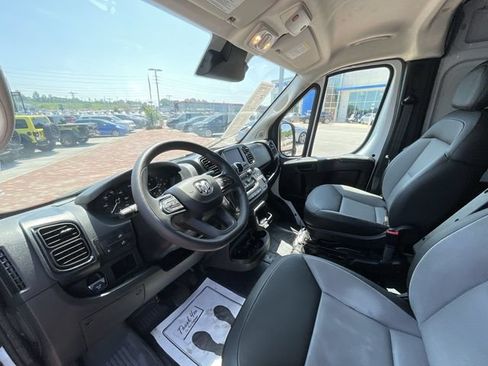 Used 2025 RAM ProMaster 2500 w/ Convenience Group FWD image 10