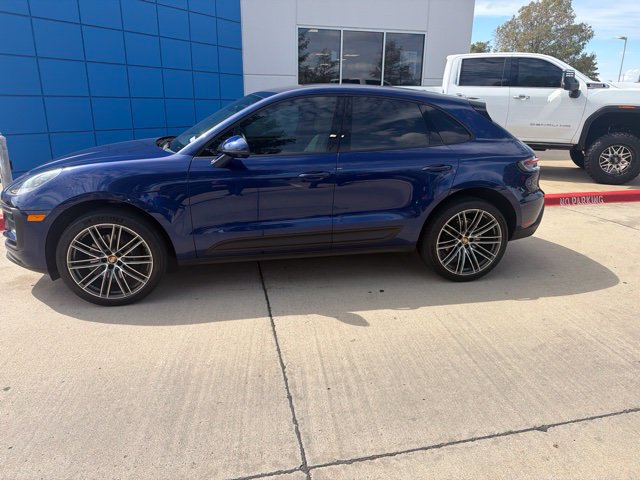 Used 2024 Porsche Macan AWD/4WD image 2