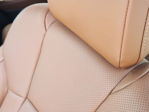 Used 2025 Subaru Outback Touring XT image 19