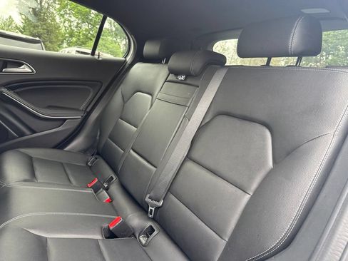 Used 2019 Mercedes-Benz GLA 250 4MATIC image 16