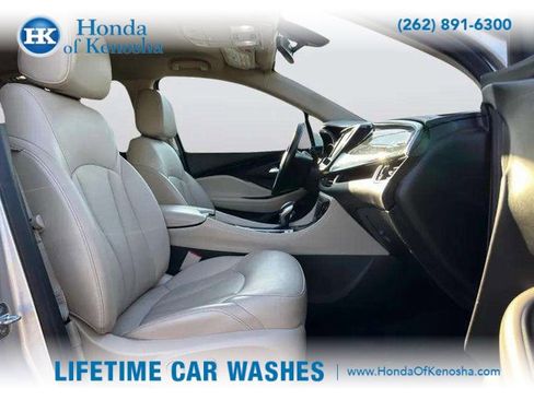 Used 2018 Buick Envision Essence image 34