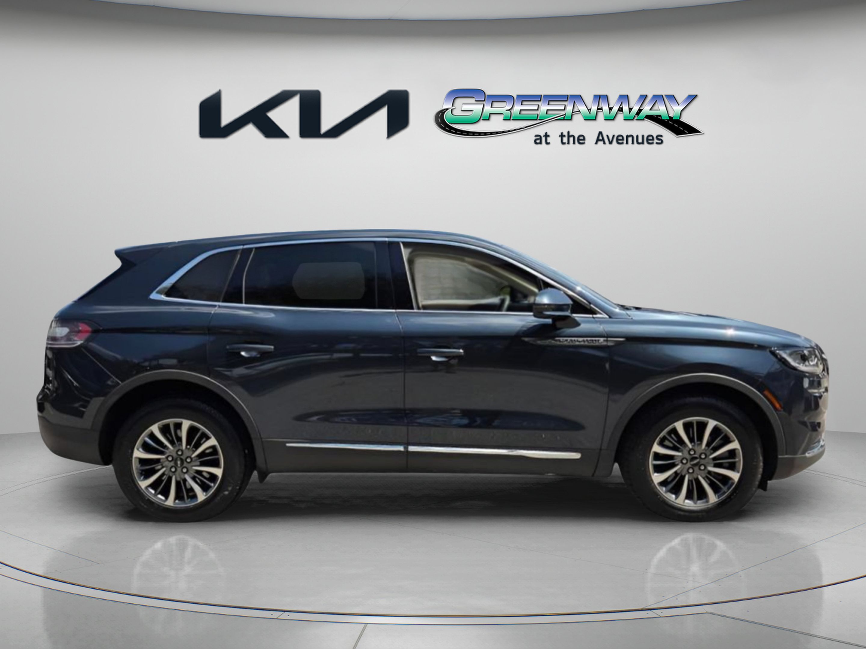 Used 2023 Lincoln Nautilus AWD w/ Premium Package image 8