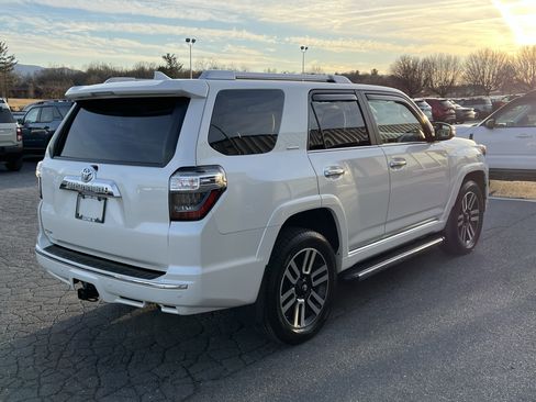 Used 2018 Toyota 4Runner Limited image 6