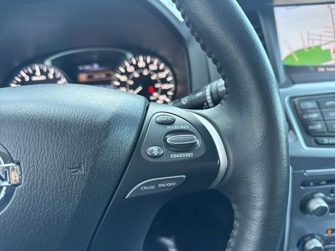 Used 2018 Nissan Pathfinder SL image 20