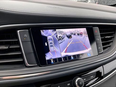 Used 2024 Buick Enclave Premium image 21