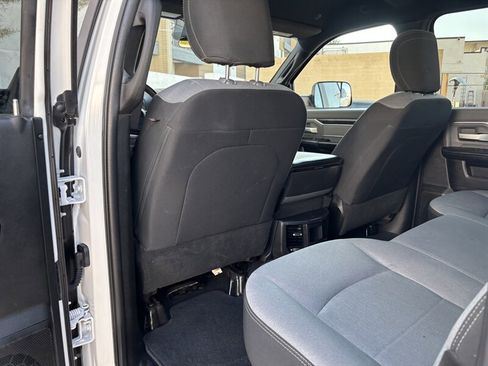 Used 2021 RAM 2500 Big Horn image 27