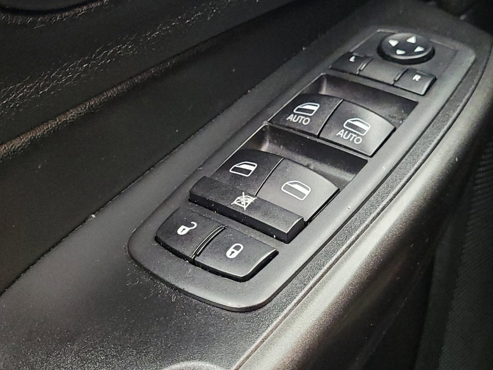 Used 2020 Jeep Cherokee Trailhawk w/ Cold Weather Group AWD/4WD image 27