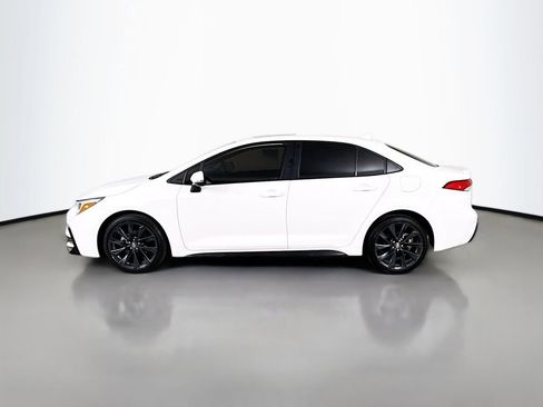 Certified 2023 Toyota Corolla SE w/ SE Premium Package FWD image 4