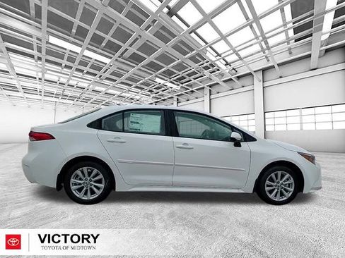 Used 2026 Toyota Corolla LE image 2