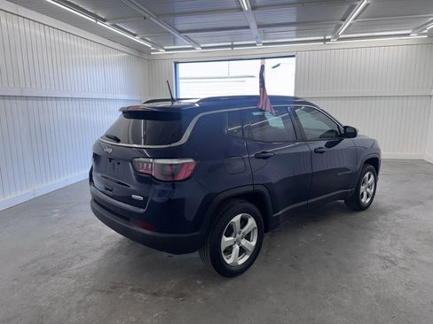 Used 2018 Jeep Compass Latitude w/ Safe & Security Group FWD image 5