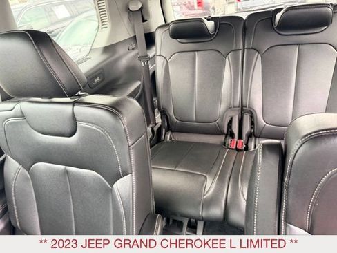 Used 2023 Jeep Grand Cherokee L Limited AWD/4WD image 18