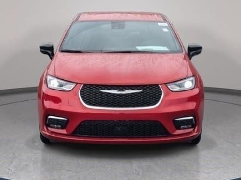 New 2026 Chrysler Pacifica Select image 2