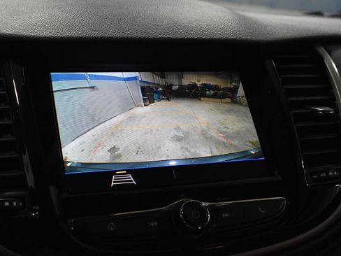 Used 2020 Chevrolet Trax LT image 16