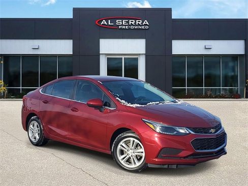 Used 2018 Chevrolet Cruze LT image 1