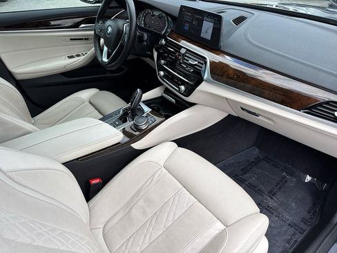 Used 2017 BMW 530i xDrive image 46