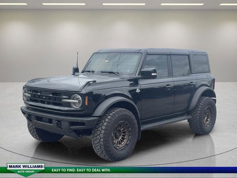 Used 2023 Ford Bronco Outer Banks w/ Sasquatch Package AWD/4WD image 6