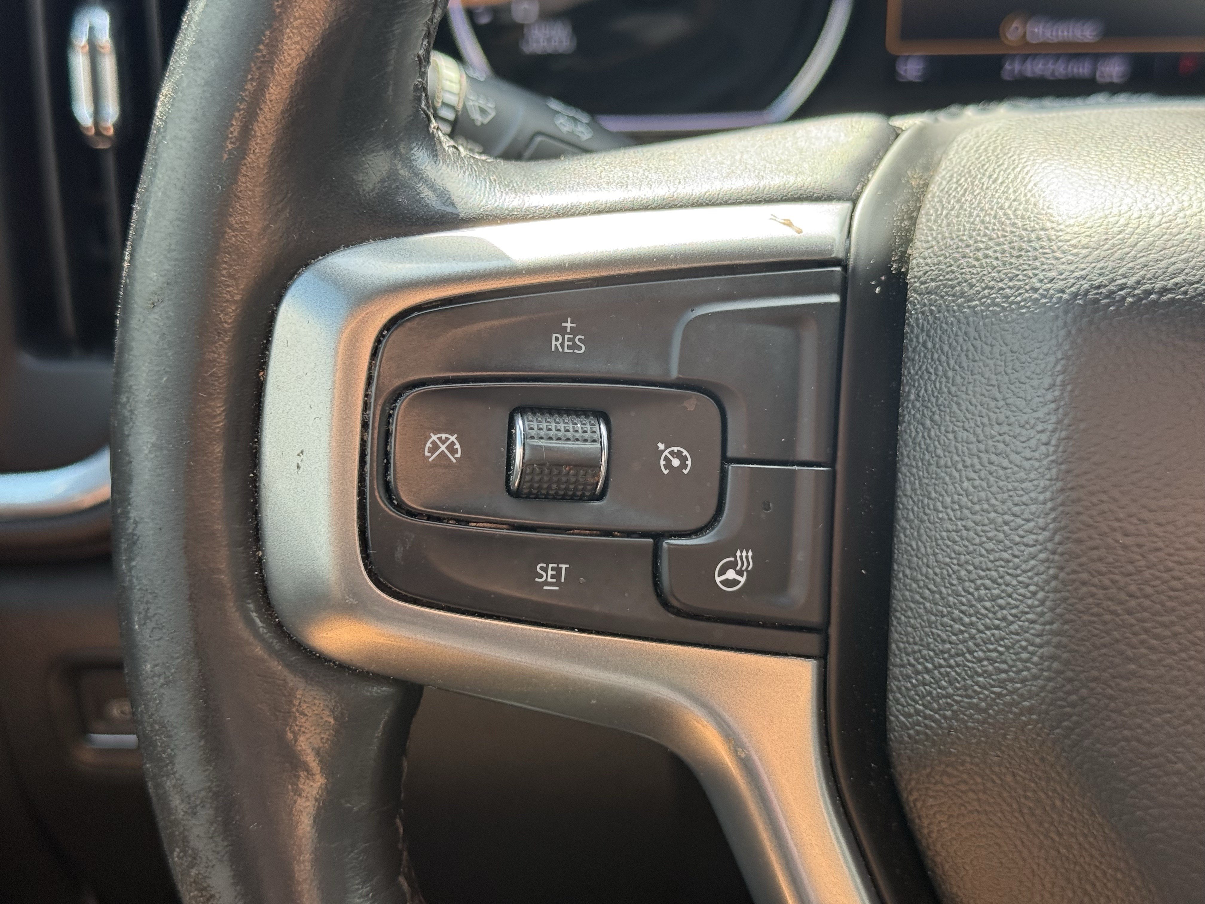Used 2022 Chevrolet Silverado 2500 LT w/ Midnight Edition AWD/4WD image 16