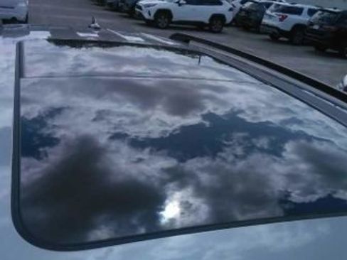 Used 2024 Volkswagen Atlas SE FWD image 12