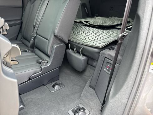 Used 2025 Audi Q7 3.0T Prestige image 21