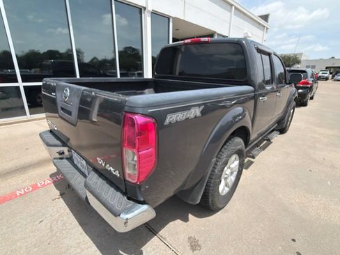 Used 2012 Nissan Frontier SV AWD/4WD image 6