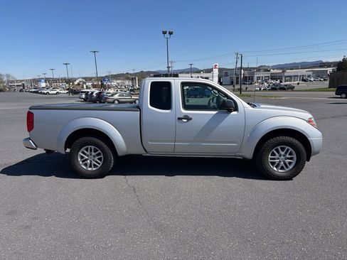 Used 2015 Nissan Frontier SV image 6