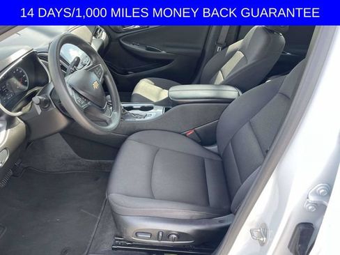 Used 2025 Chevrolet Malibu LT FWD image 12
