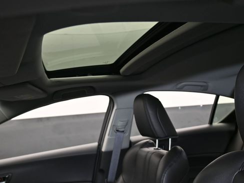 Used 2019 Acura ILX image 11