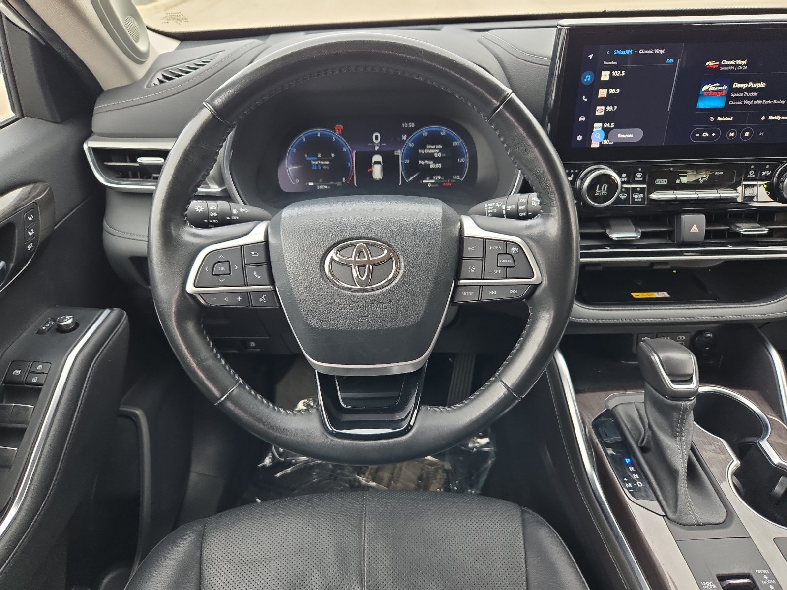 Used 2023 Toyota Highlander Platinum FWD image 13