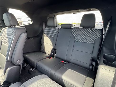 Used 2025 GMC Acadia Denali w/ Super Cruise Package FWD image 13