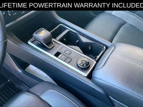 Used 2023 Nissan Pathfinder SL image 18