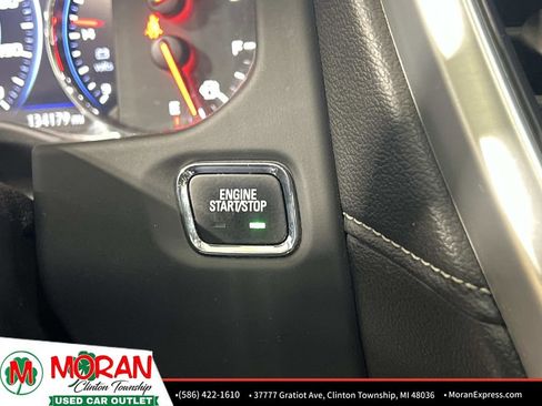 Used 2020 GMC Acadia SLT w/ Driver Alert Package II image 27