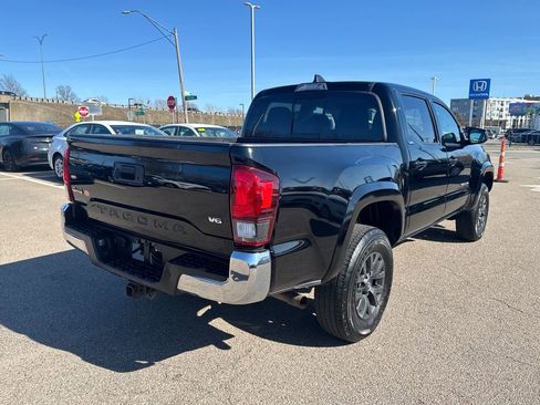 Used 2023 Toyota Tacoma SR5 AWD/4WD image 8