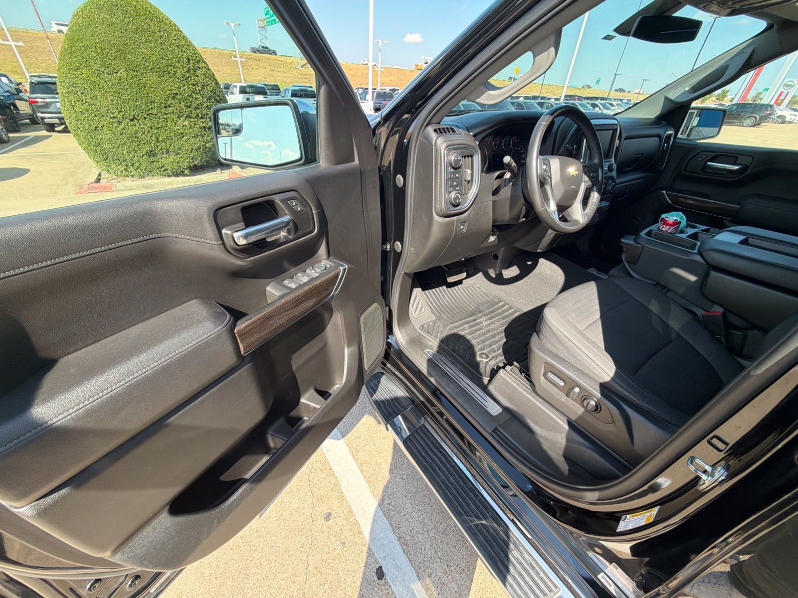 Used 2021 Chevrolet Silverado 1500 LT AWD/4WD image 9