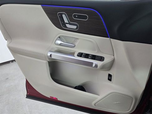 New 2026 Mercedes-Benz GLB 250 image 19