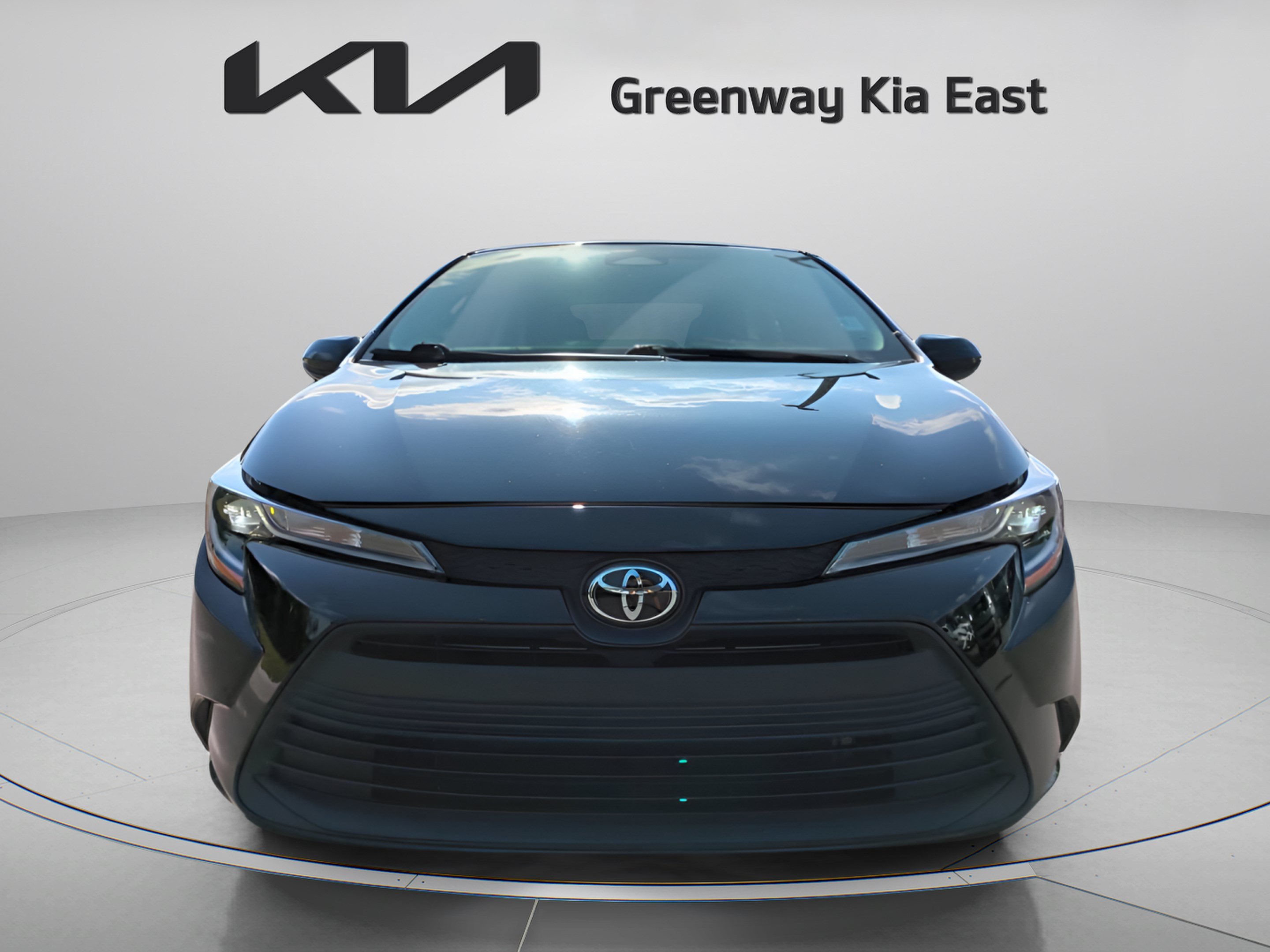 Used 2024 Toyota Corolla LE FWD image 4