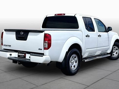 Used 2018 Nissan Frontier SV RWD image 13