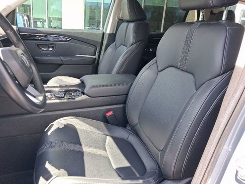 Used 2023 Honda Pilot Touring image 19