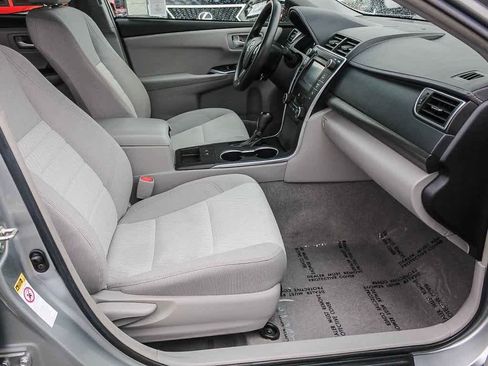 Used 2017 Toyota Camry LE image 17