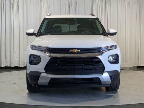 Used 2023 Chevrolet TrailBlazer LT w/ Convenience Package FWD image 3