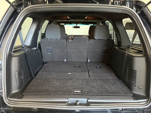 Used 2017 Ford Expedition XLT RWD image 14