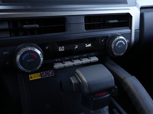 Used 2025 Toyota 4Runner TRD Off-Road image 16