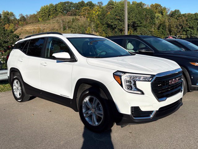 Used 2024 GMC Terrain SLE w/ Driver Convenience Package FWD image 8