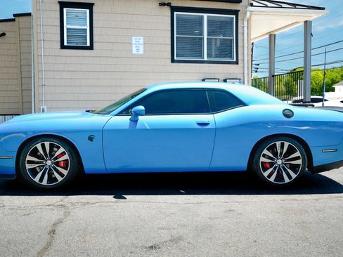 Used 2023 Dodge Challenger SRT Hellcat w/ Driver Convenience Group RWD image 8