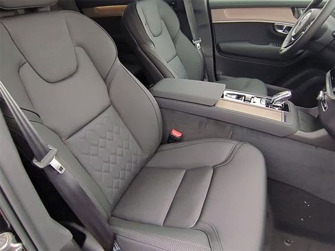 New 2026 Volvo XC90 B6 Plus w/ Protection Package Premier image 21