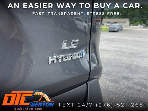 Used 2024 Toyota RAV4 LE AWD/4WD image 27