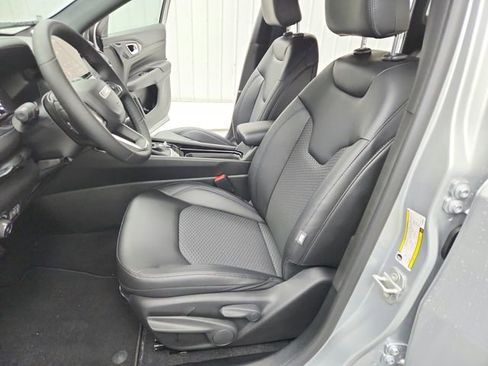 New 2026 Jeep Compass Latitude image 11