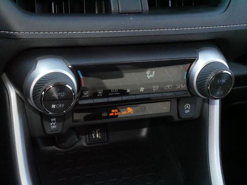 Certified 2025 Toyota RAV4 XLE image 23