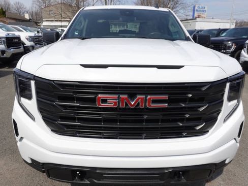 Used 2023 GMC Sierra 1500 Pro w/ Graphite Edition AWD/4WD image 7