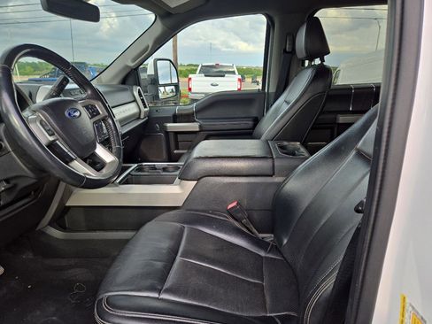 Used 2021 Ford F250 Lariat w/ Lariat Value Package AWD/4WD image 6